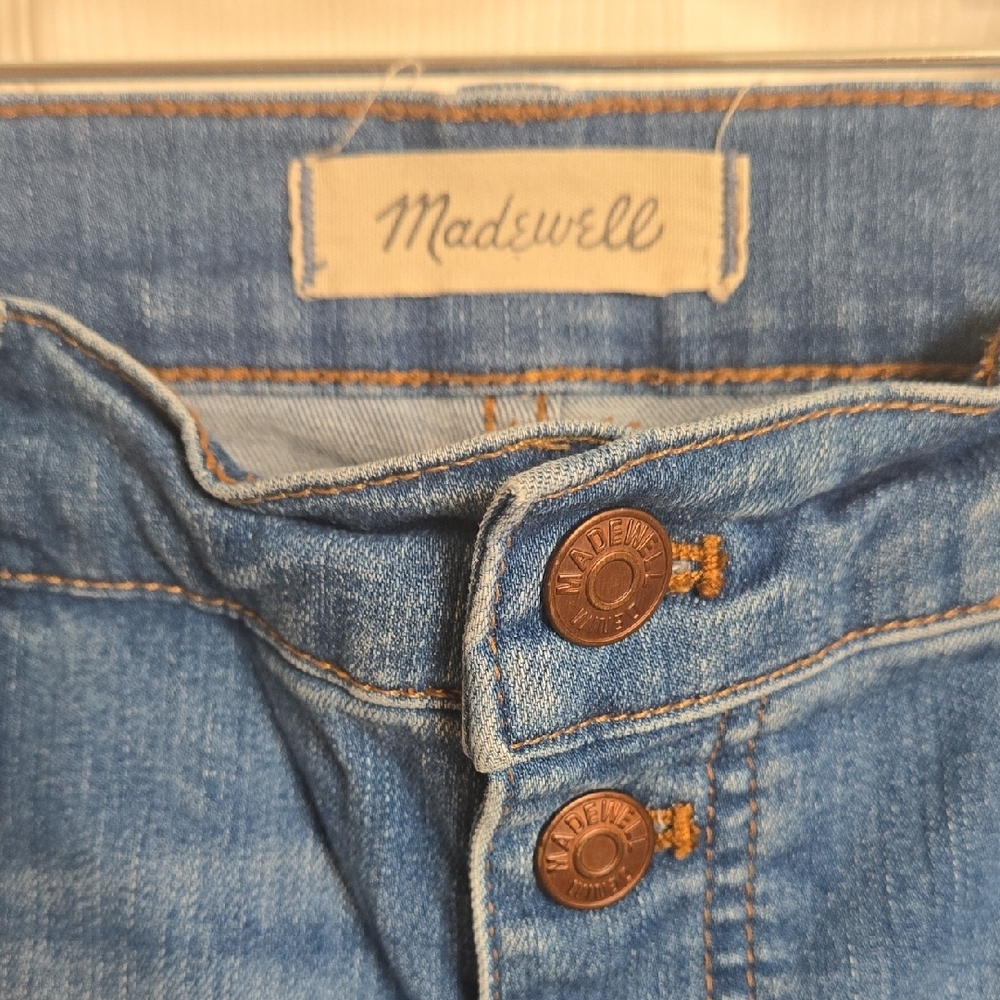 Universal Thread Distressed Blue Cropped Jeans - image 2